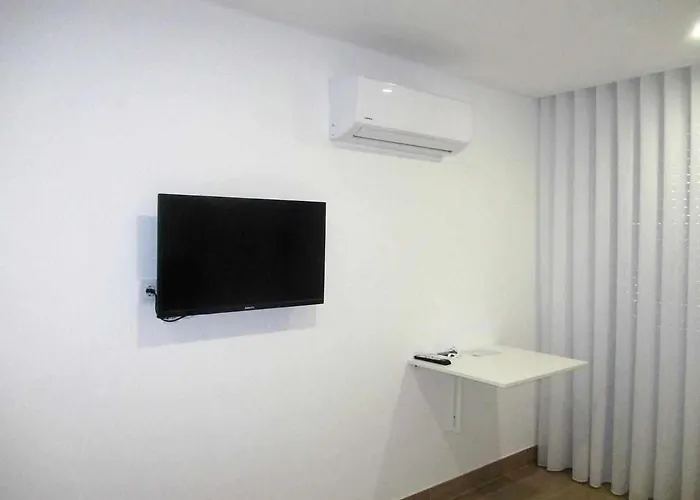 Central Suites ゲストハウス São João da Madeira